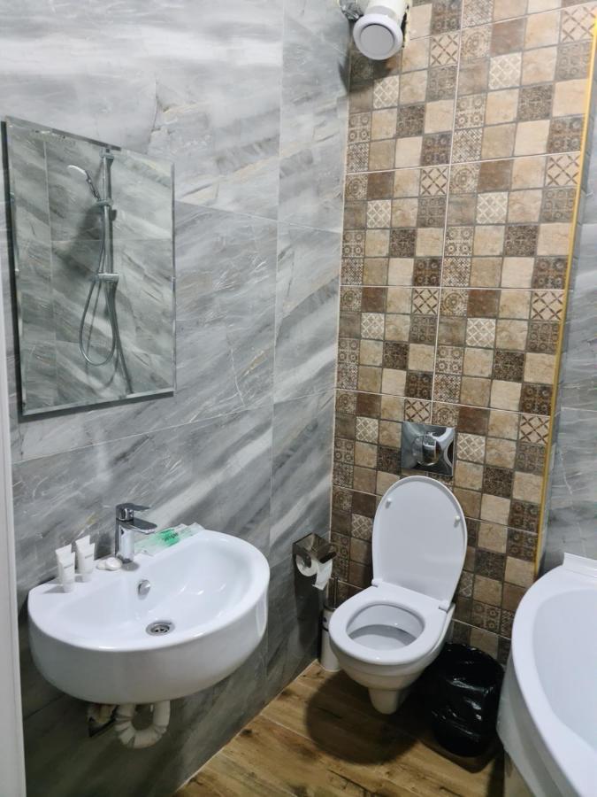 Riverside Boutique Hotel Almati Kültér fotó