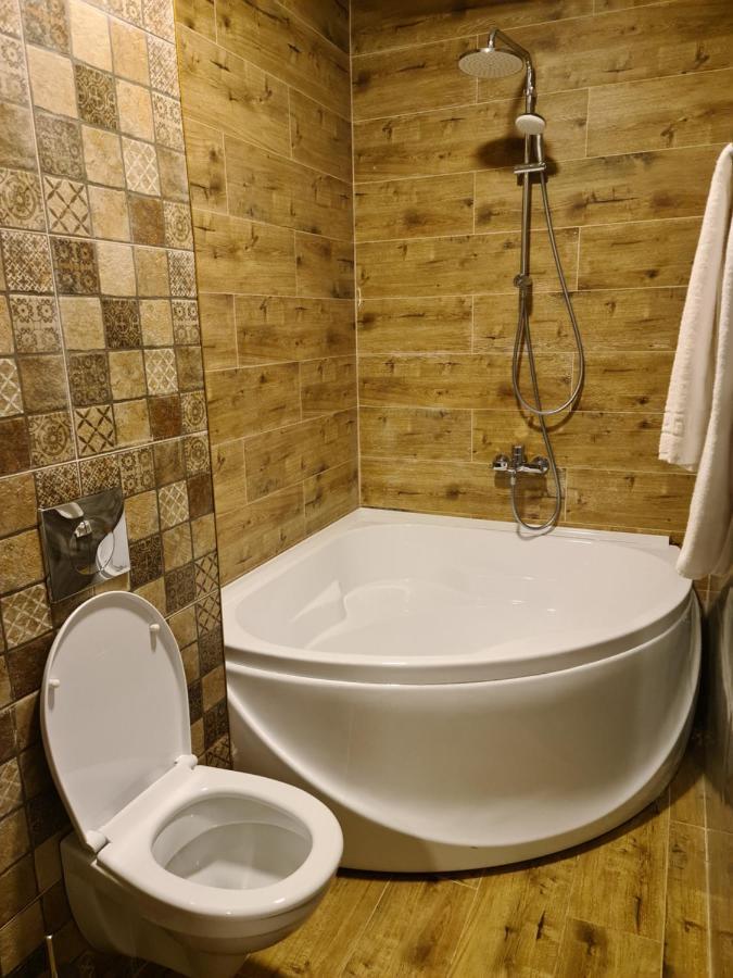 Riverside Boutique Hotel Almati Kültér fotó